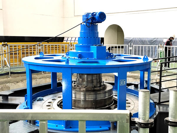 Electric Turning Gears for Water Turbines